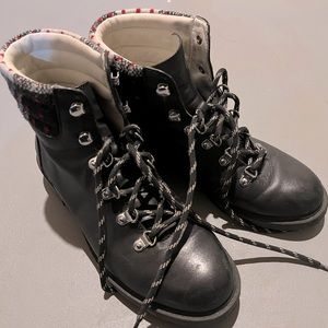 Black leather combat boots, size 7, fully leather lined